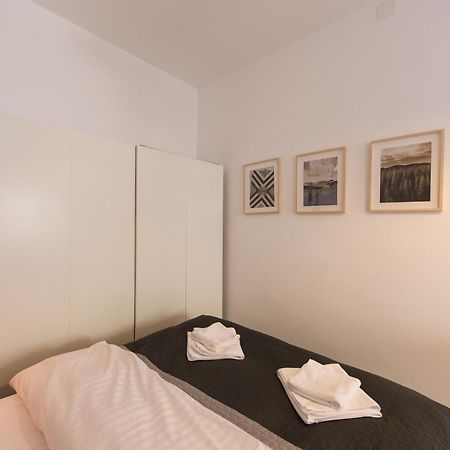 Charming Old Town Flat With Mountain View Lejlighed Braşov Eksteriør billede