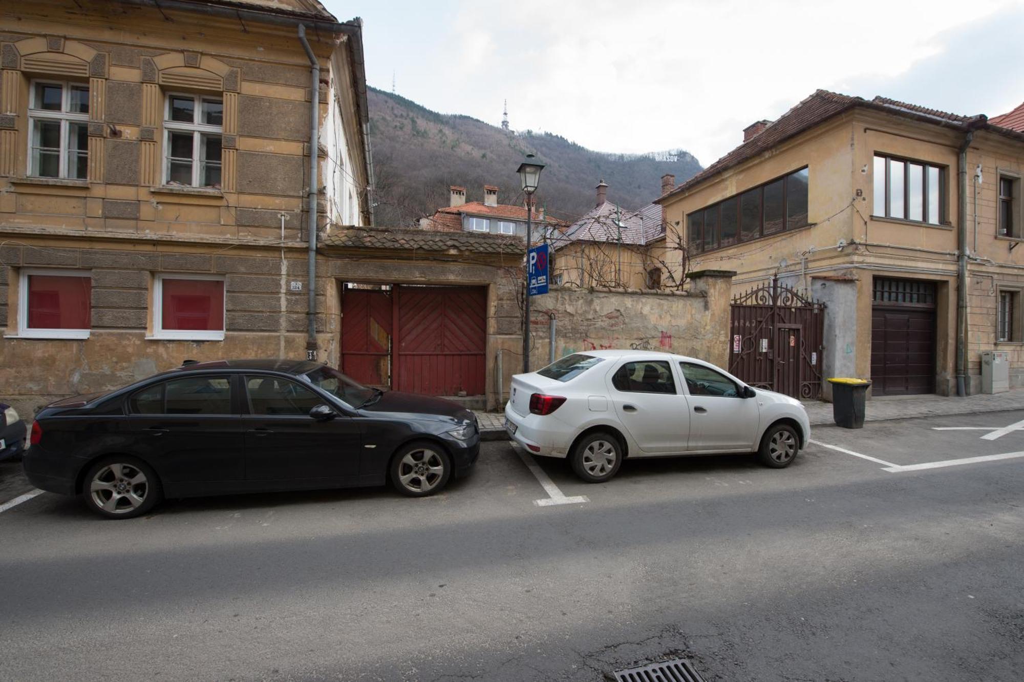 Charming Old Town Flat With Mountain View Lejlighed Braşov Eksteriør billede