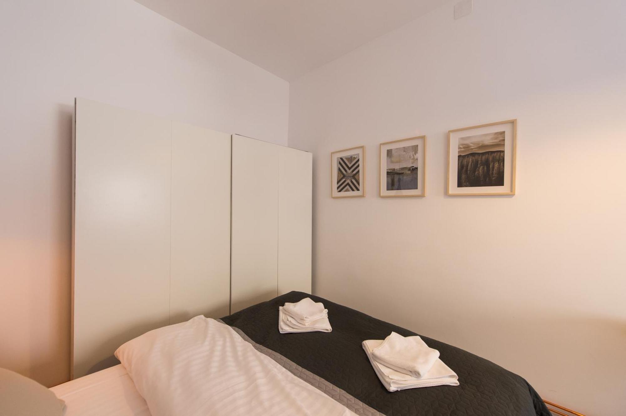 Charming Old Town Flat With Mountain View Lejlighed Braşov Eksteriør billede