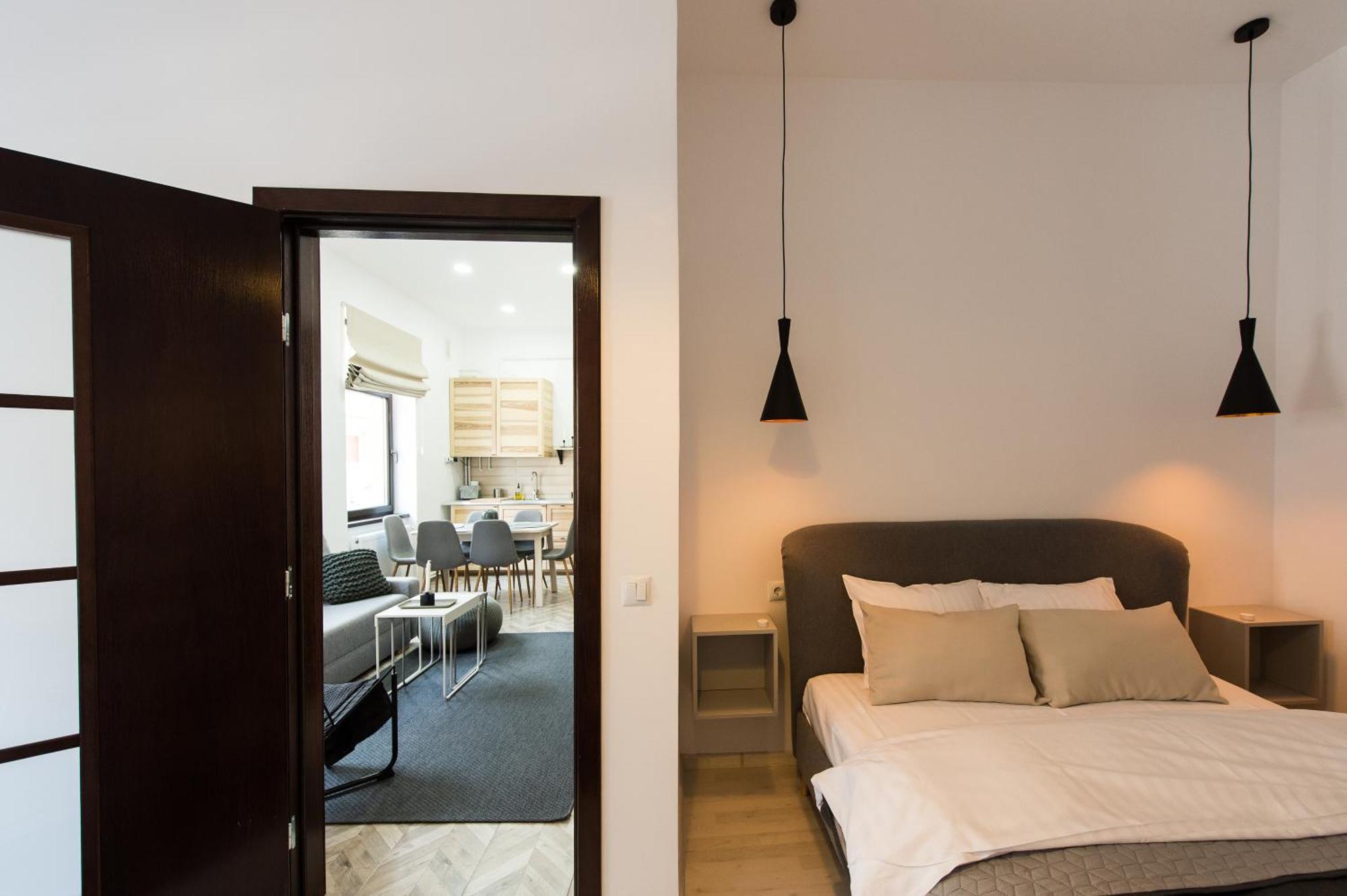 Charming Old Town Flat With Mountain View Lejlighed Braşov Eksteriør billede