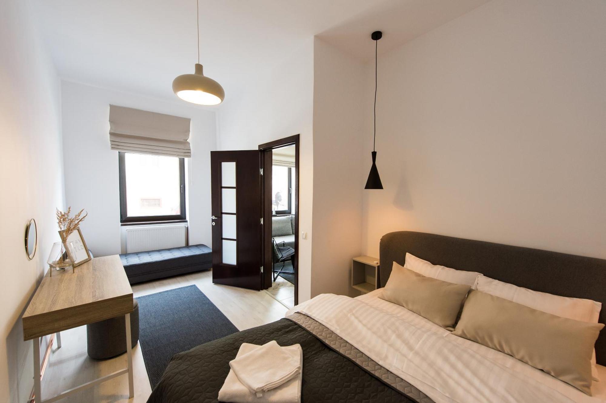 Charming Old Town Flat With Mountain View Lejlighed Braşov Eksteriør billede
